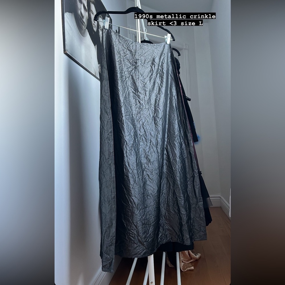 1990s taffeta crinkle shiny silver grey maxi formal skirt